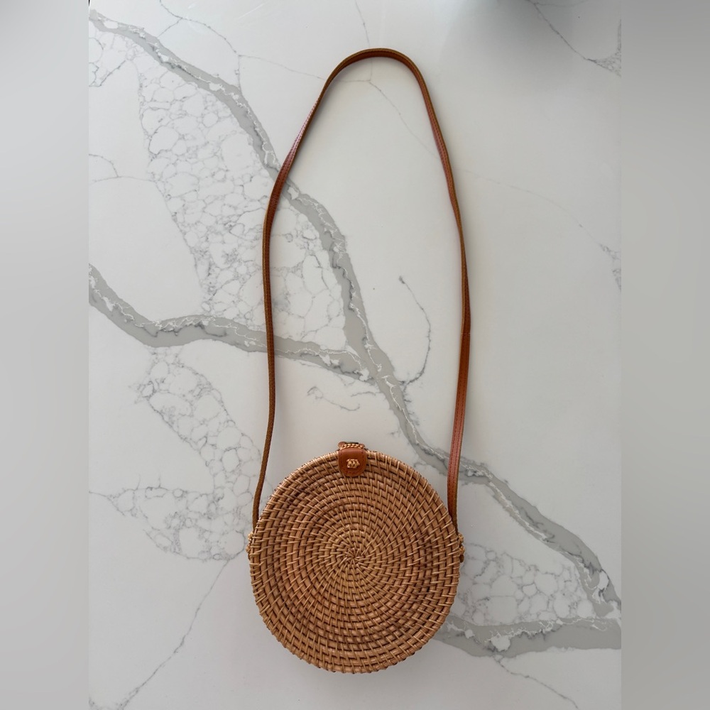 Round Woven Straw Crossbody Bag in Brown
